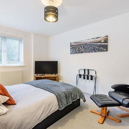 Stylish 2 Bedroom Apartment, Central Exeter, Parking On Site 외부 사진