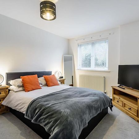 Stylish 2 Bedroom Apartment, Central Exeter, Parking On Site 외부 사진