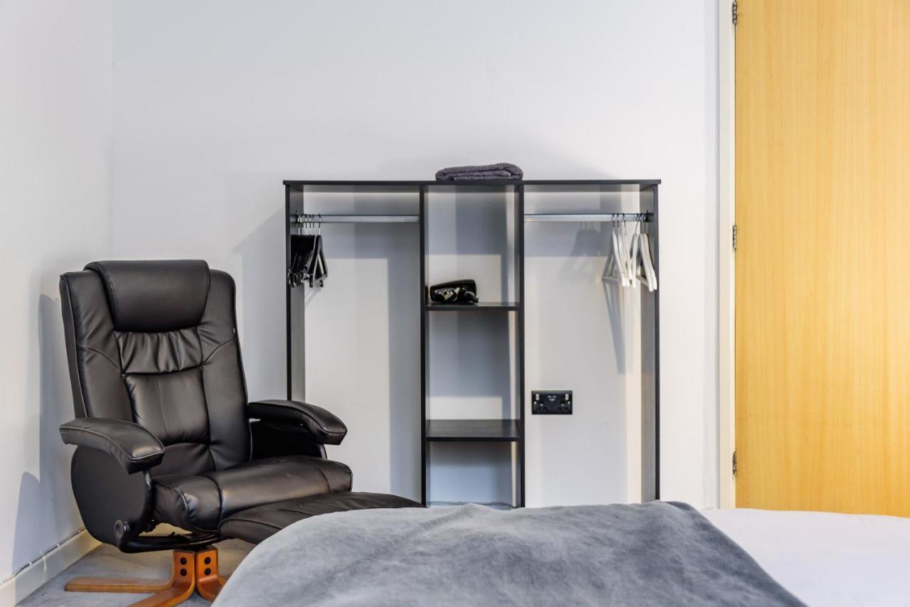 Stylish 2 Bedroom Apartment, Central Exeter, Parking On Site 외부 사진