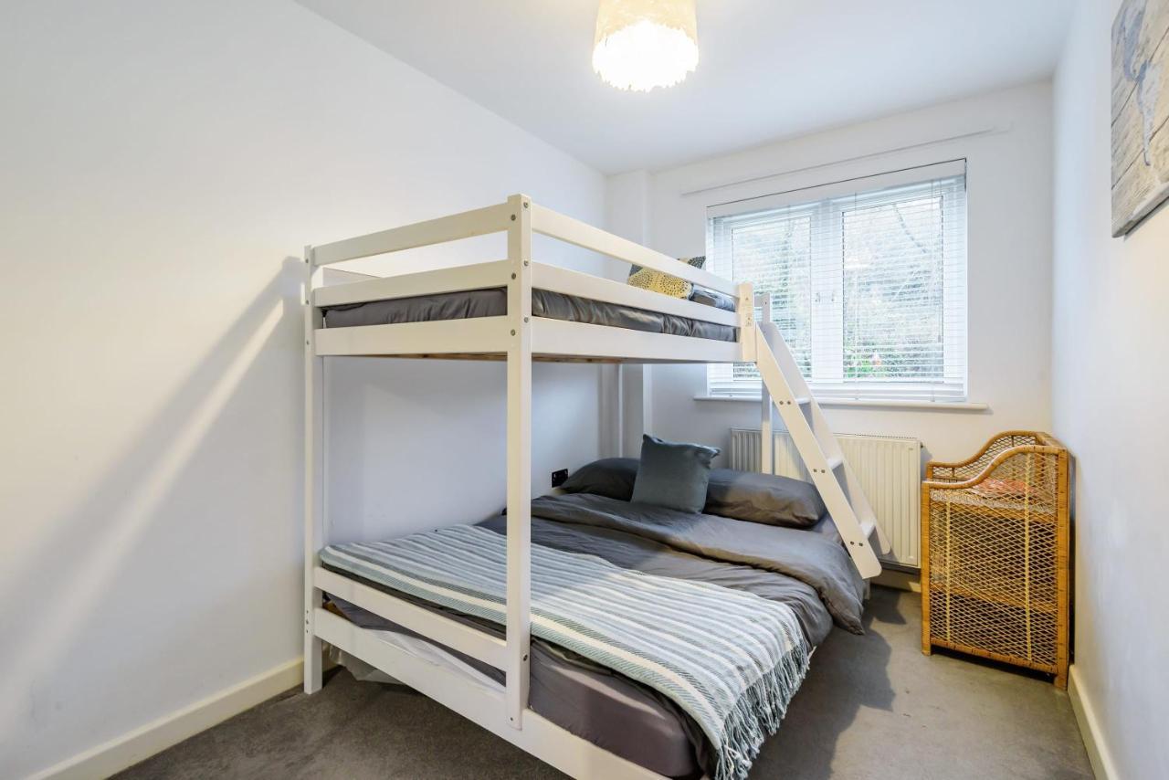 Stylish 2 Bedroom Apartment, Central Exeter, Parking On Site 외부 사진