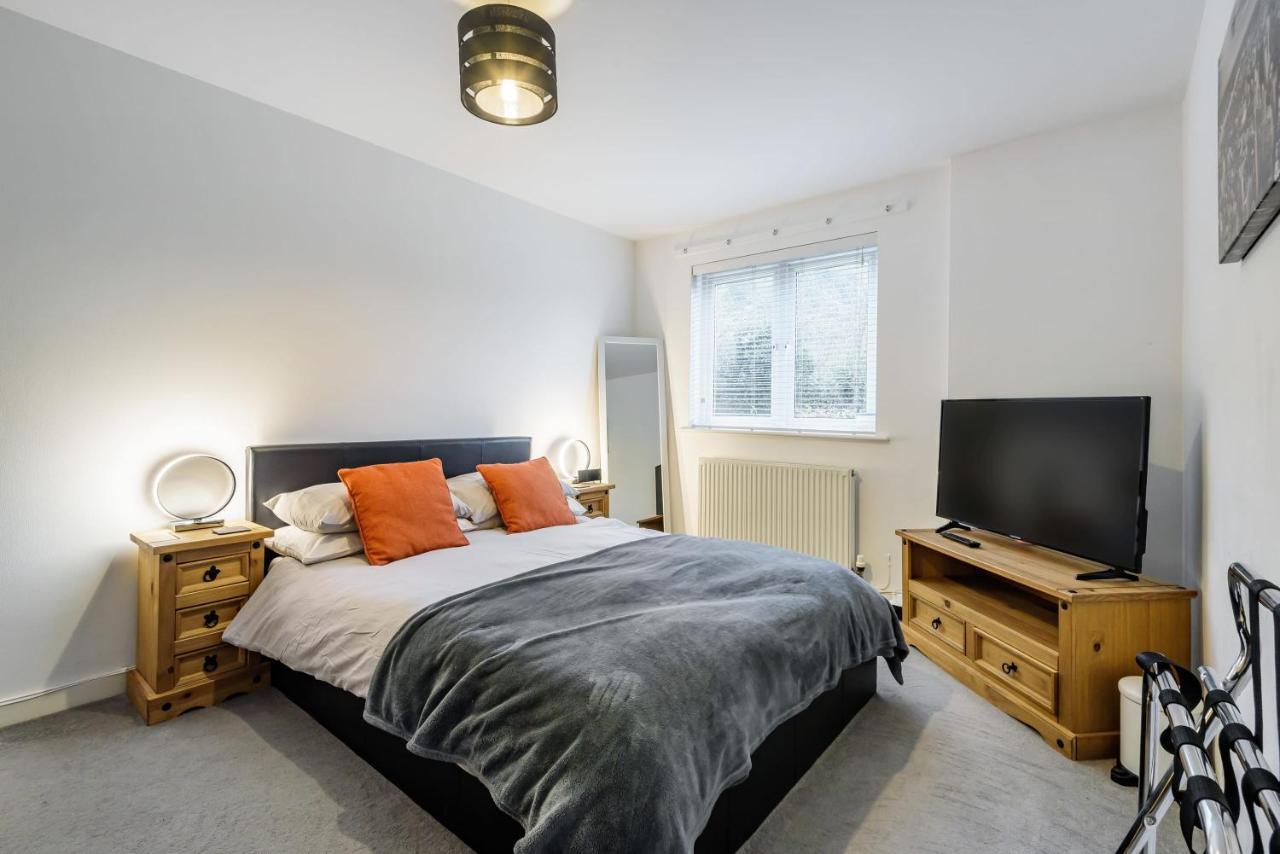 Stylish 2 Bedroom Apartment, Central Exeter, Parking On Site 외부 사진